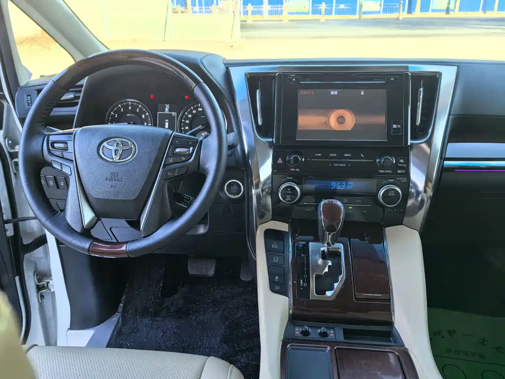Toyota Alphard 2016 — фото 4