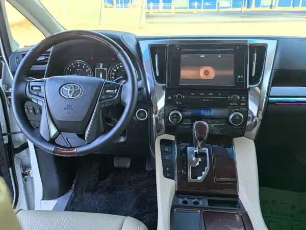 Toyota Alphard 2016