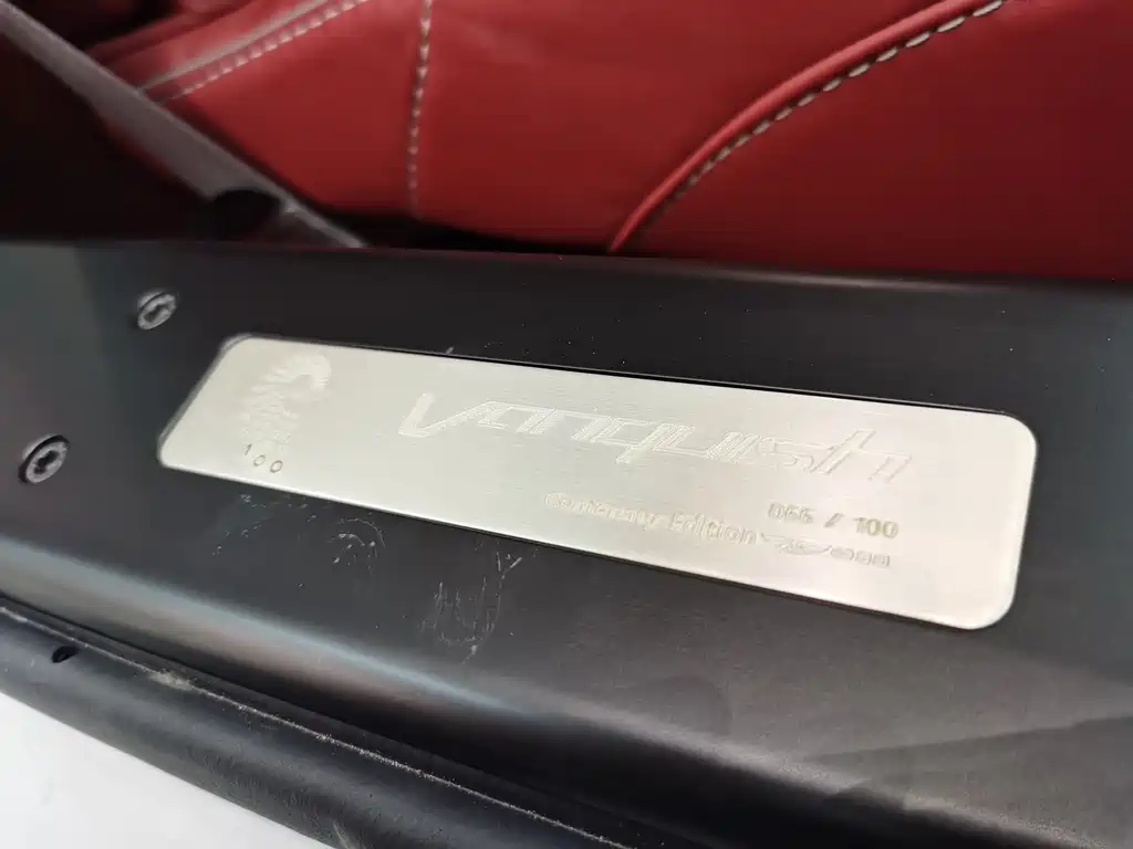 Aston Martin Vanquish 2015 — фото 14