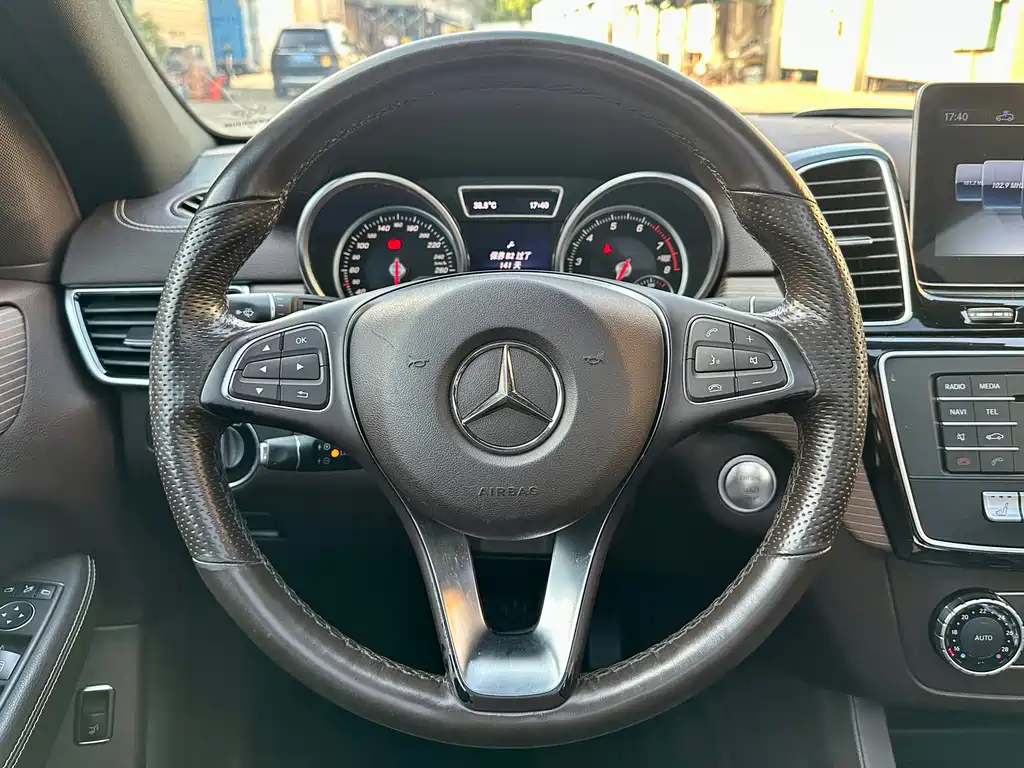 Mercedes-Benz GLE 2019 — фото 13