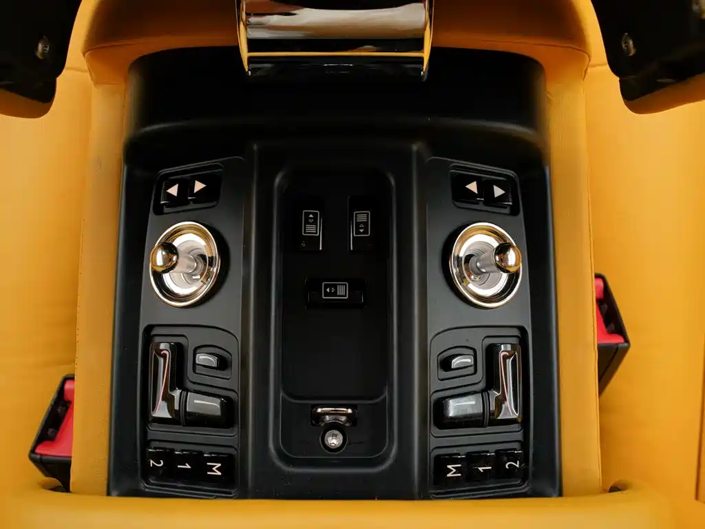 Rolls-Royce Phantom 2014 — фото 11