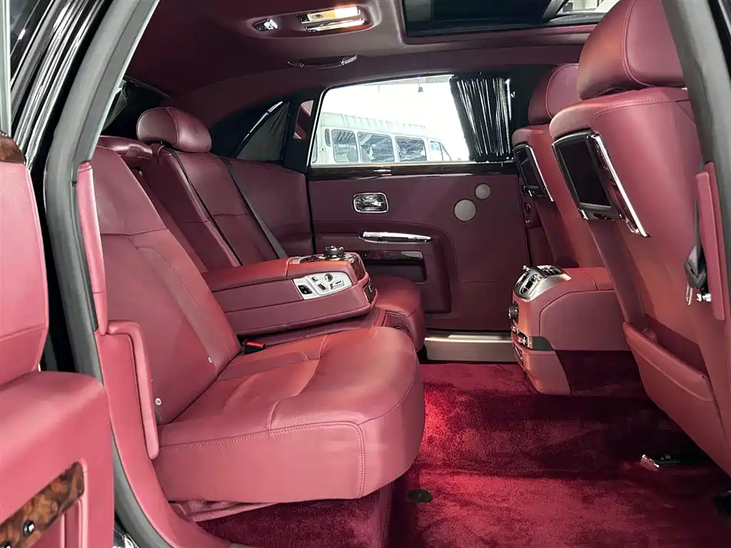 Rolls-Royce Ghost 2014 — фото 18