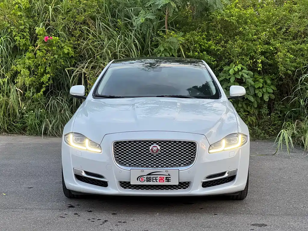 Jaguar XJ 2016 — фото 2