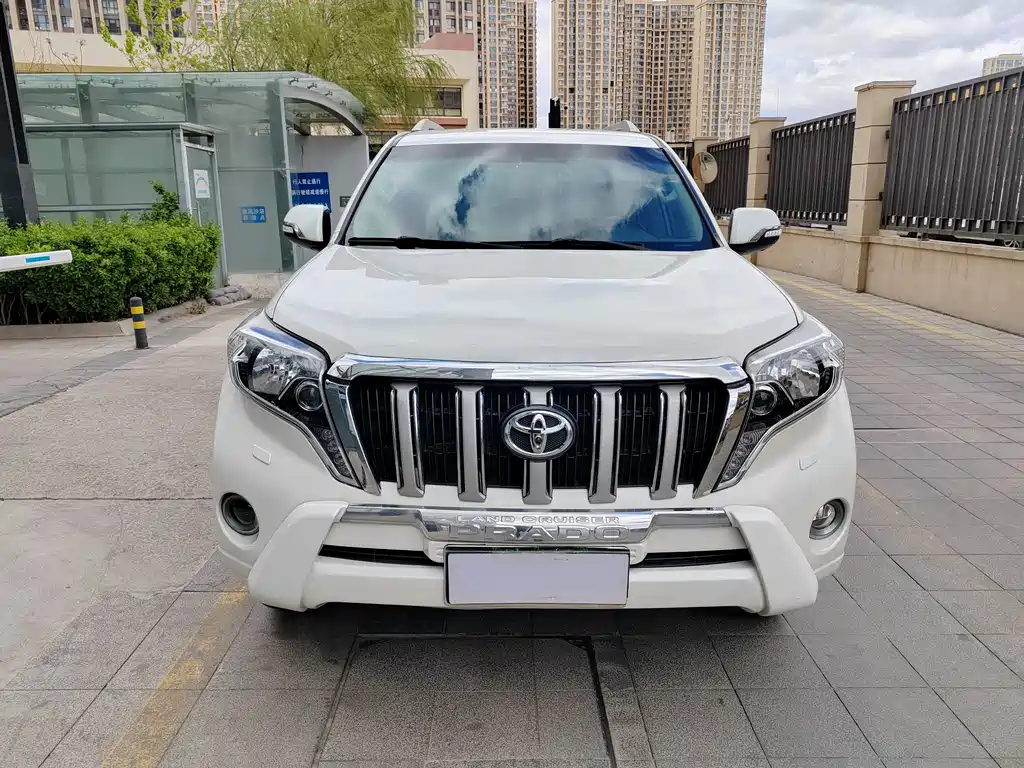 Toyota Prado 2016 — фото 2