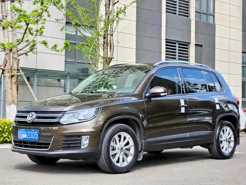 Volkswagen Tiguan 2015 — фото 1