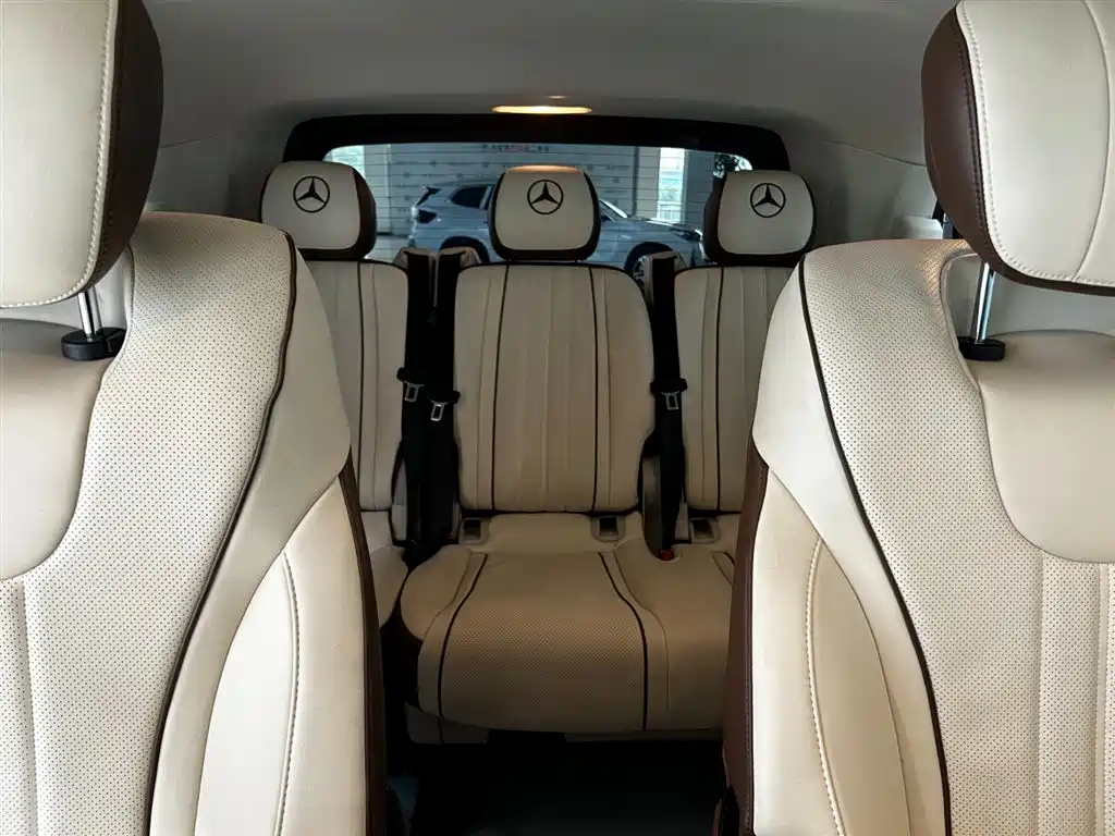 Mercedes-Benz Vito 2023 — фото 18