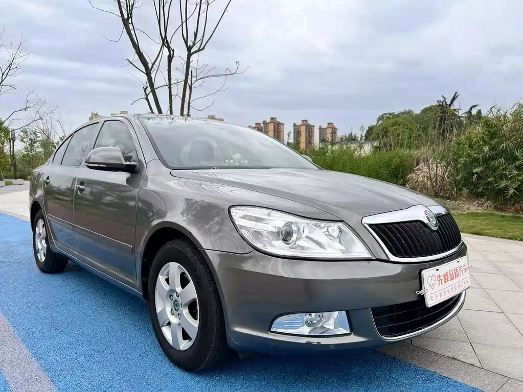 Skoda Octavia 2013 — фото 1