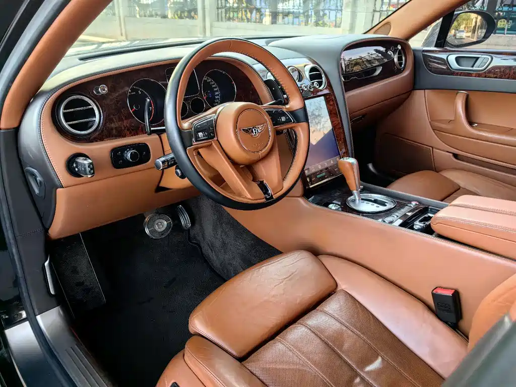 Bentley Flying Spur 2010 — фото 2