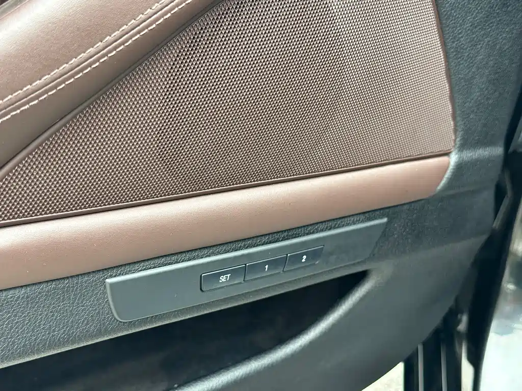 BMW 5 Series 2015 — фото 14