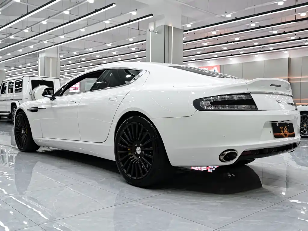 Aston Martin Rapide 2014 — фото 7