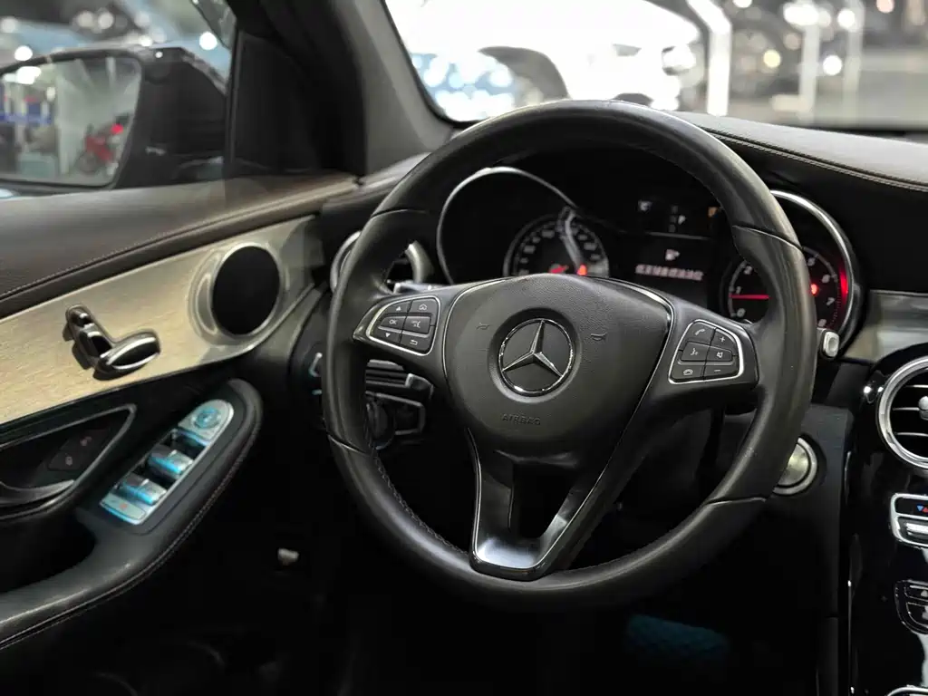 Mercedes-Benz GLC 2019 — фото 15