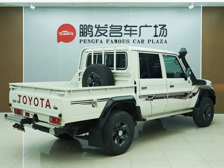 Toyota Land Cruiser 2022 — фото 17