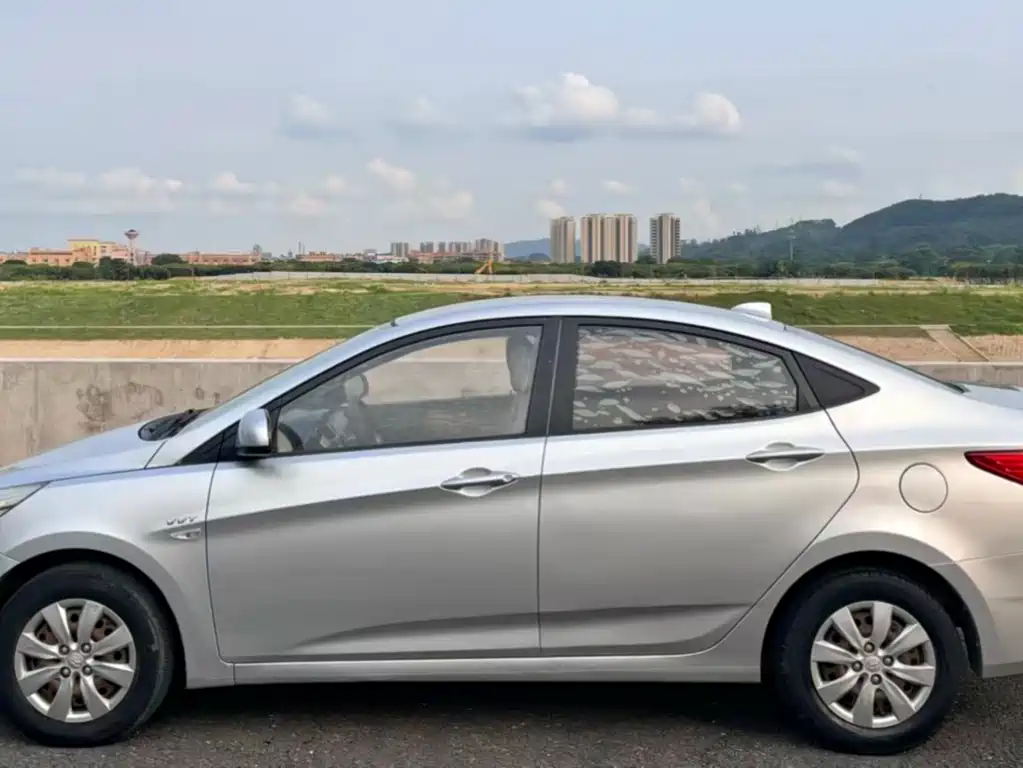 Hyundai Verna 2014 — фото 3