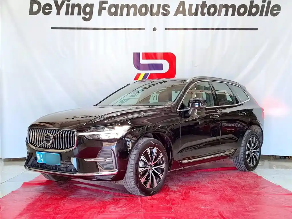 Volvo XC60 2024 — фото 1