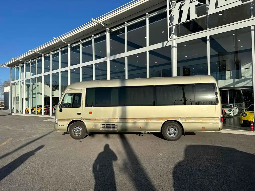 Toyota Coaster 2018 — фото 4