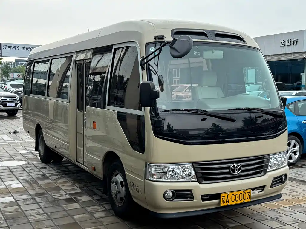 Toyota Coaster 2017 — фото 3
