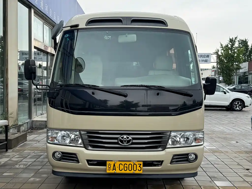 Toyota Coaster 2017 — фото 2