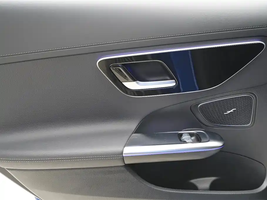 Mercedes-Benz C-Class 2022 — фото 17