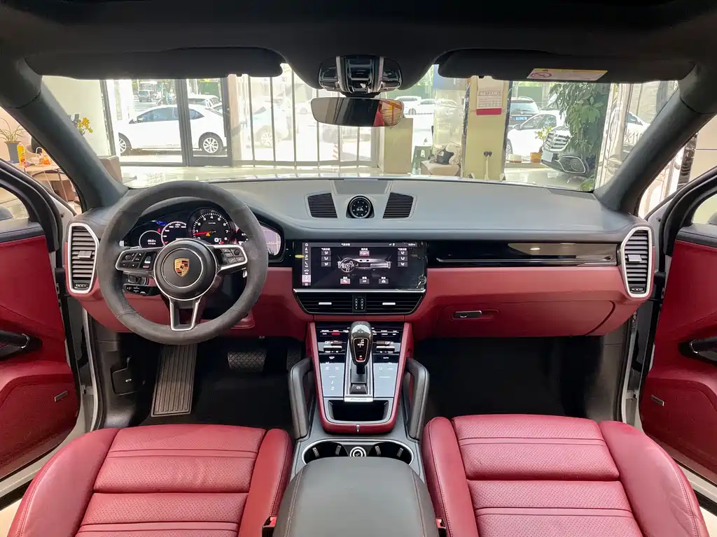 Porsche Cayenne 2019 — фото 13