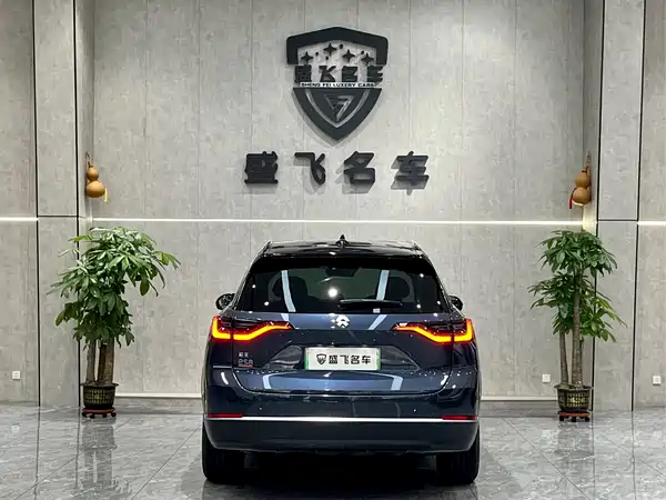 NIO ES8 2022