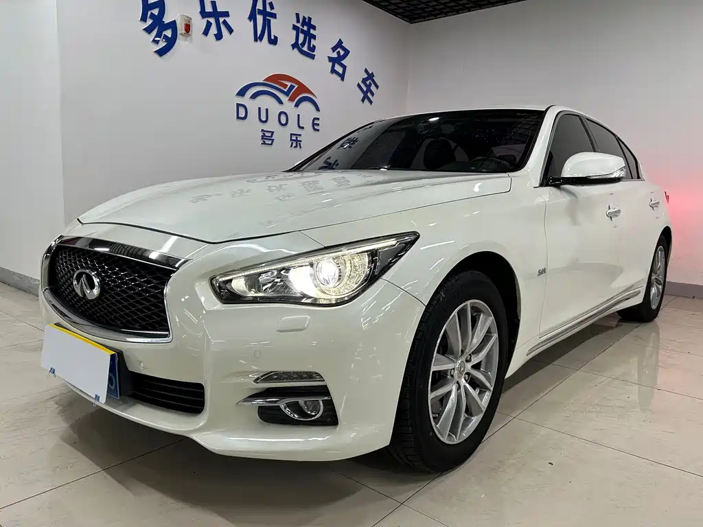 Infiniti Q50L 2016 — фото 1
