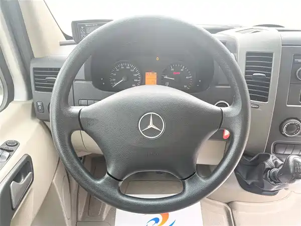 Mercedes-Benz Sprinter 2012