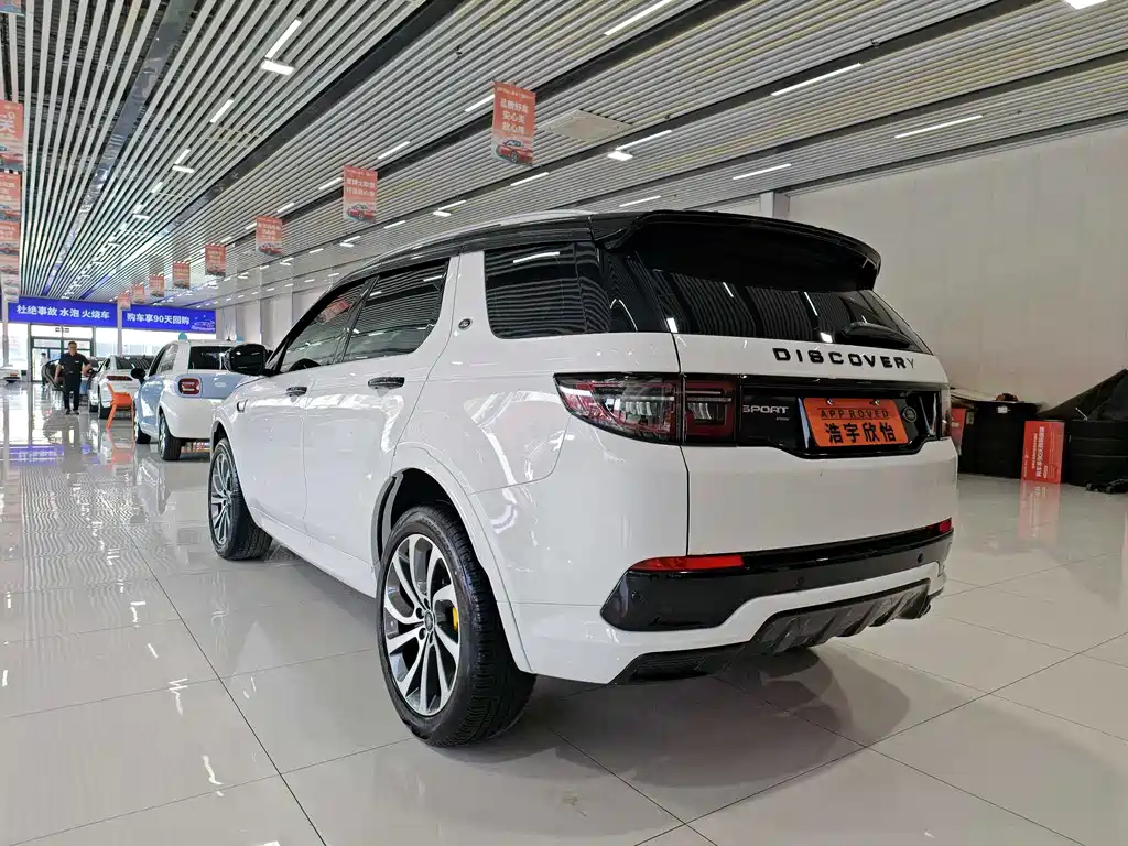 Land Rover Discovery Sport 2023 — фото 4