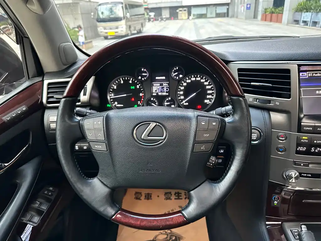 Lexus LX 2013 — фото 14
