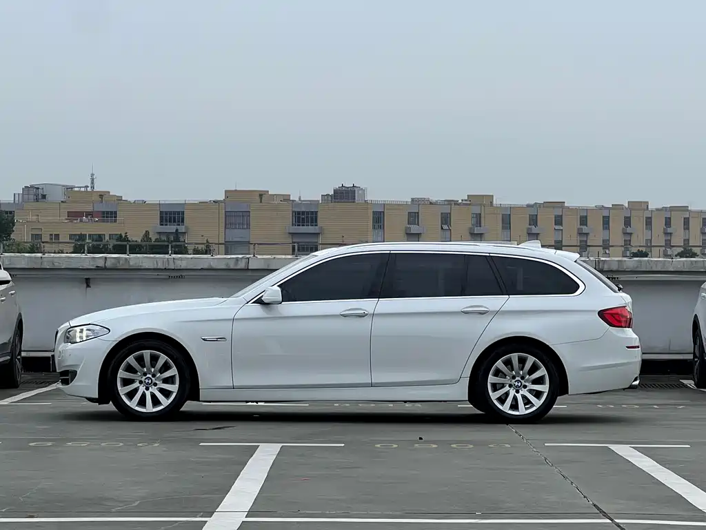 BMW 5 Series 2012 — фото 2