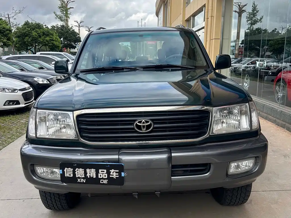 Toyota Land Cruiser 2001 — фото 1