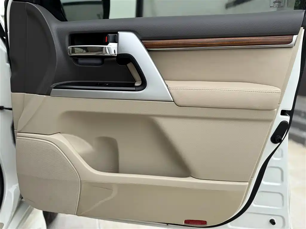 Toyota Land Cruiser 2019 — фото 18