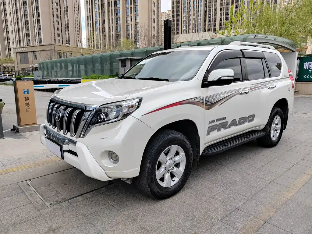 Toyota Prado 2016 — фото 1