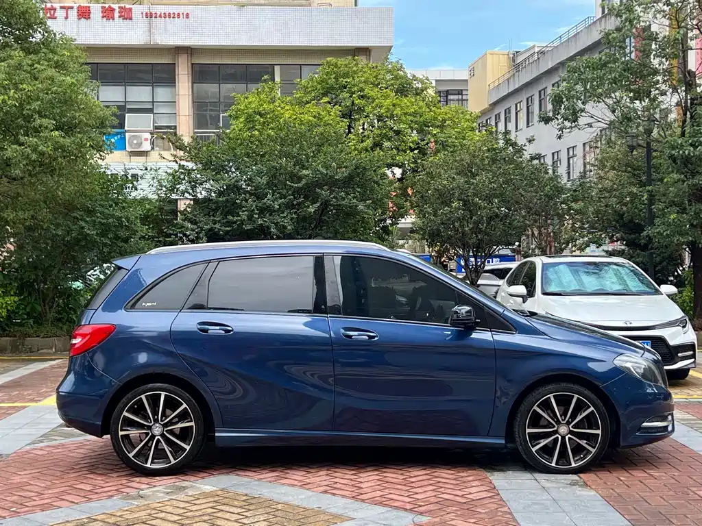 Mercedes-Benz B-Class 2012