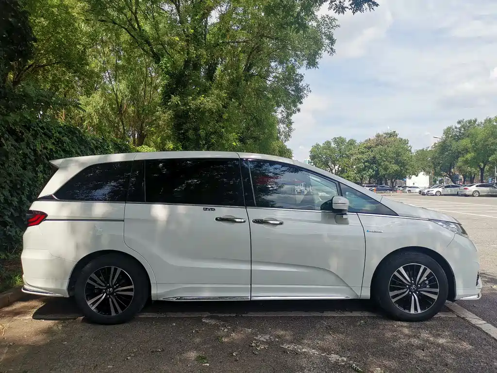 Honda Odyssey 2021 — фото 18