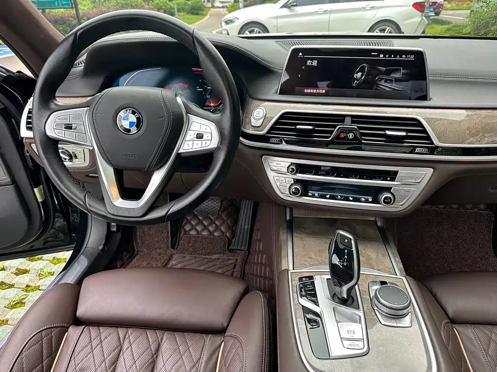 BMW 7 Series 2021 — фото 10
