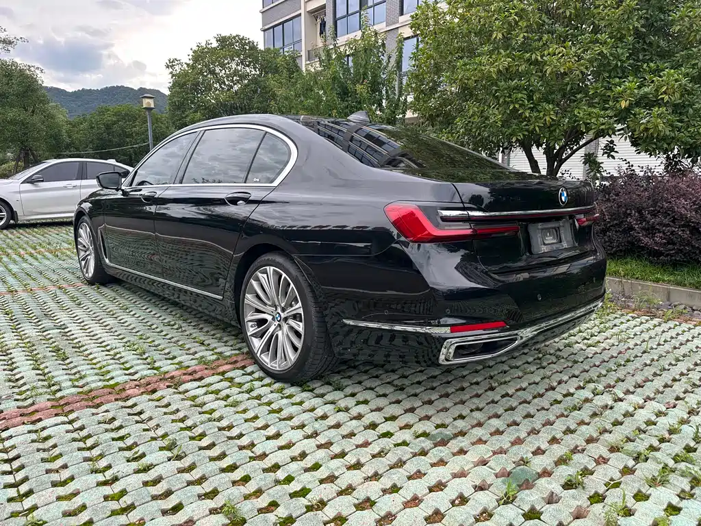 BMW 7 Series 2021 — фото 19