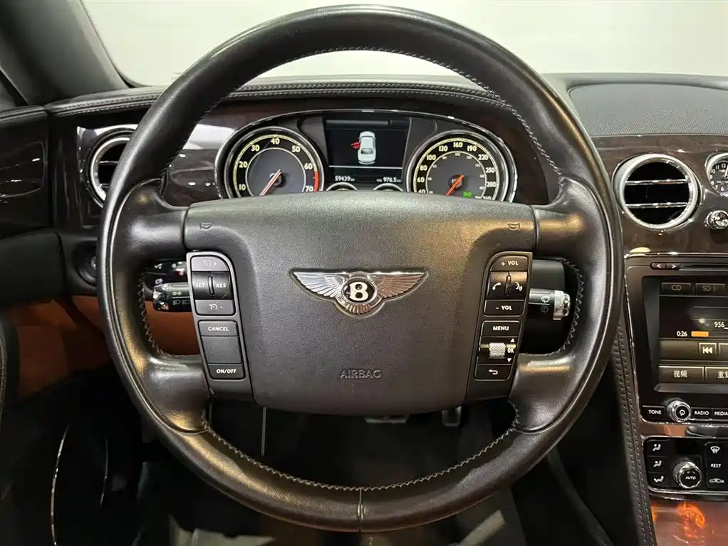 Bentley Flying Spur 2014 — фото 15