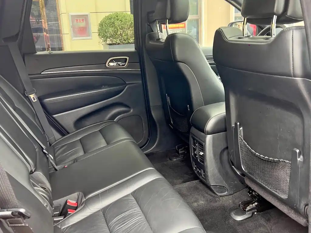 Jeep Grand Cherokee 2015 — фото 14