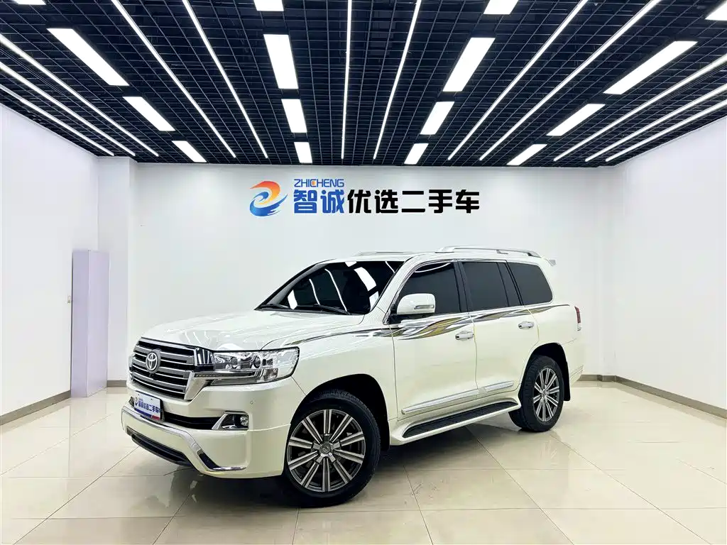 Toyota Land Cruiser 2019 — фото 1