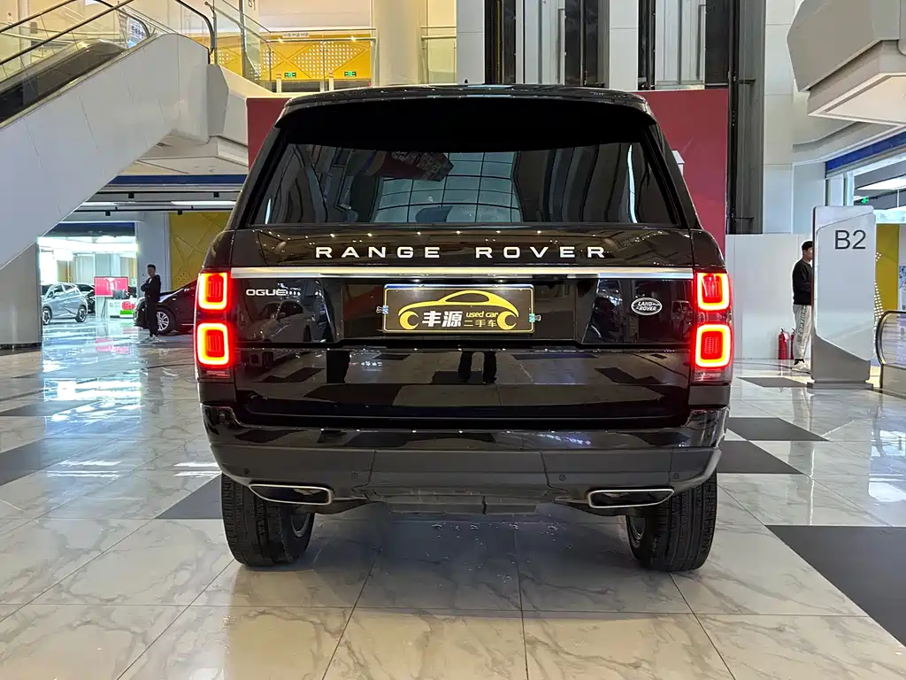 Land Rover Range Rover 2021 — фото 24