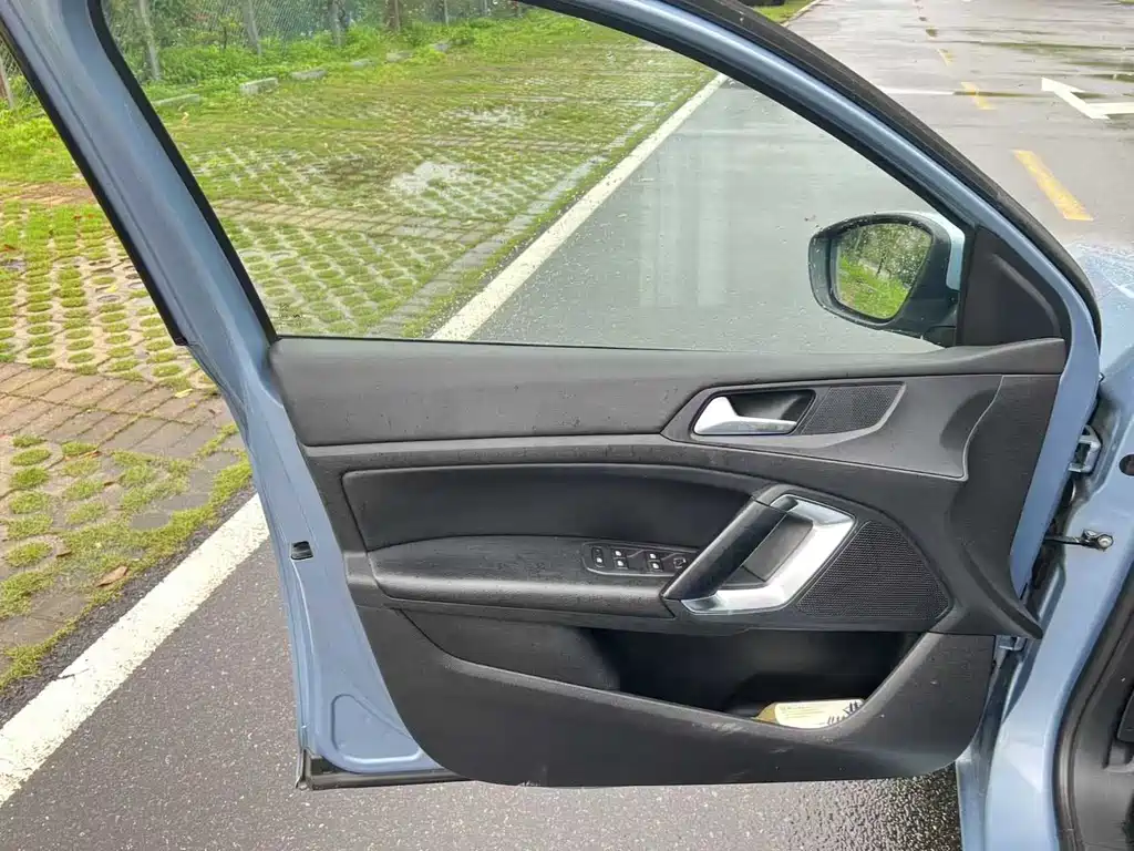 Peugeot 308S 2016 — фото 18