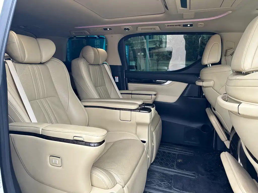Toyota Alphard 2021 — фото 9