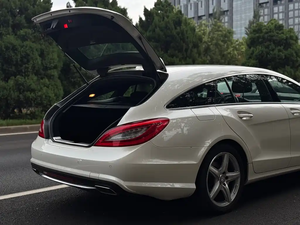 Mercedes-Benz CLS 2015 — фото 29