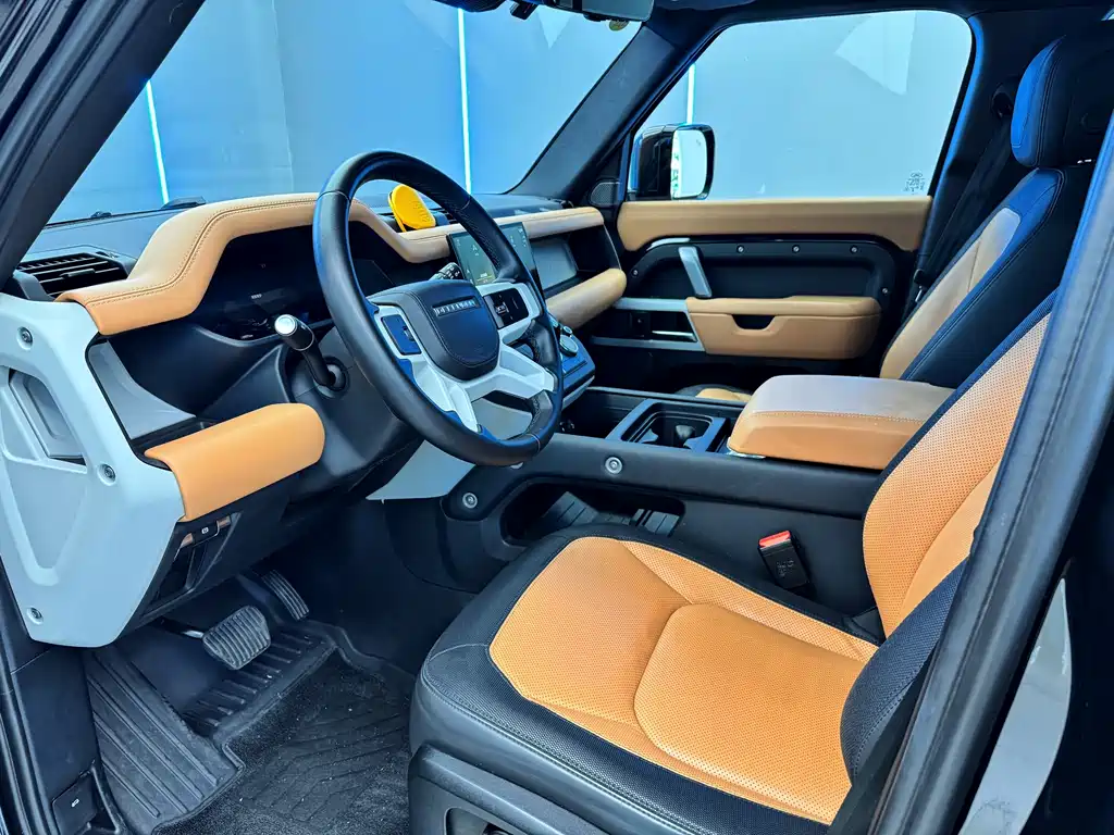 Land Rover Defender 2023 — фото 10