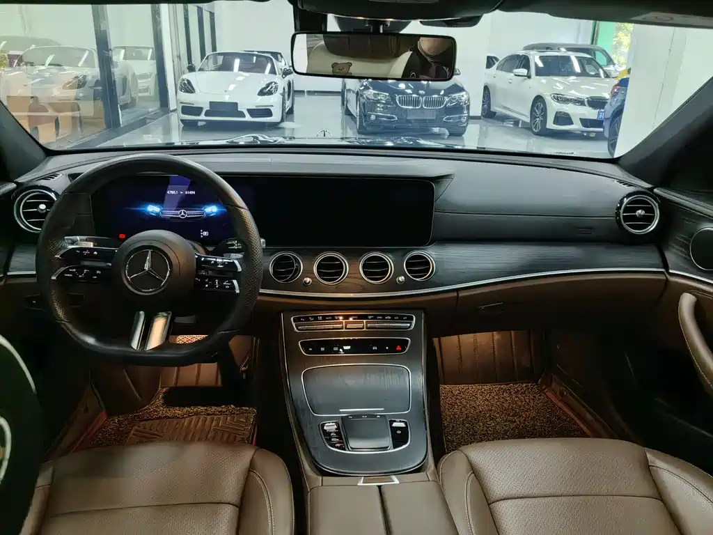 Mercedes-Benz E-Class 2022 — фото 10