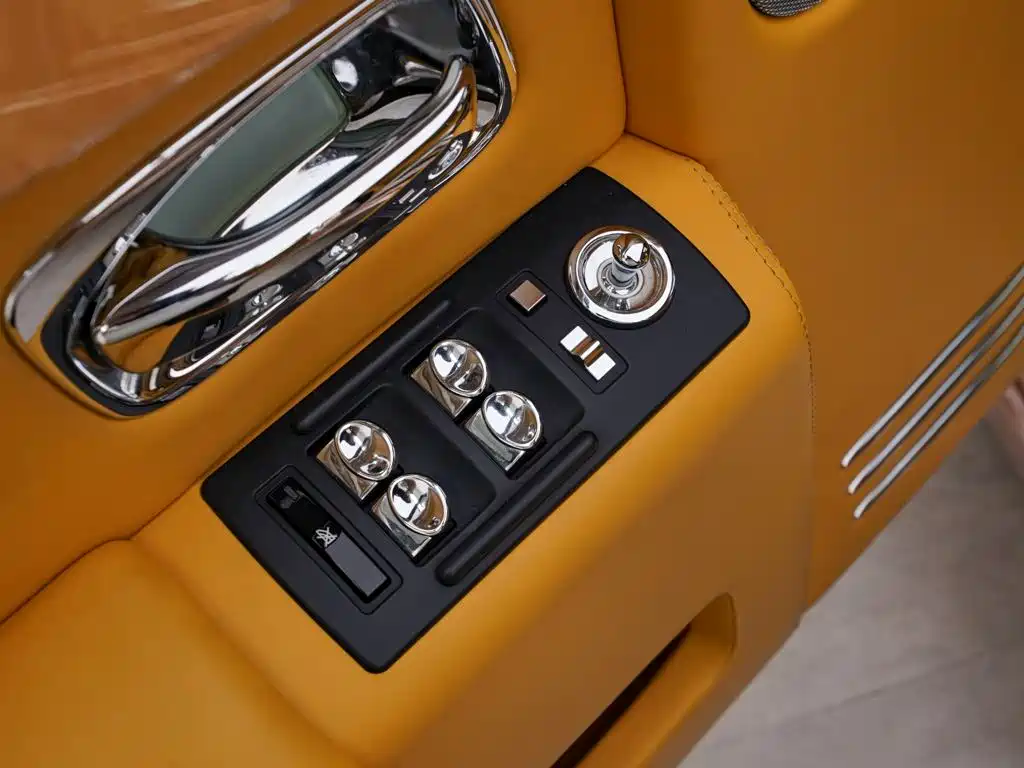 Rolls-Royce Phantom 2014 — фото 22