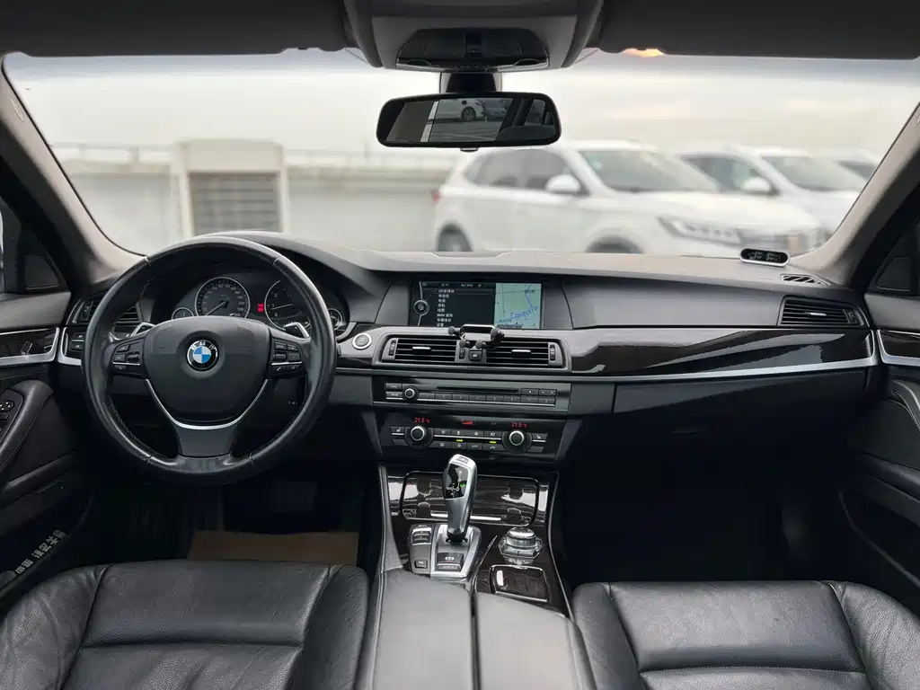 BMW 5 Series 2012 — фото 7