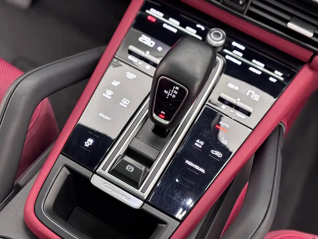 Porsche Cayenne 2019 — фото 17