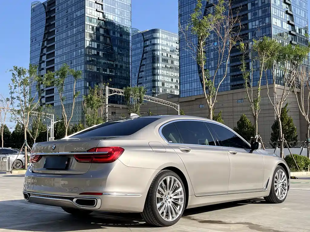 BMW 7 Series 2019 — фото 9