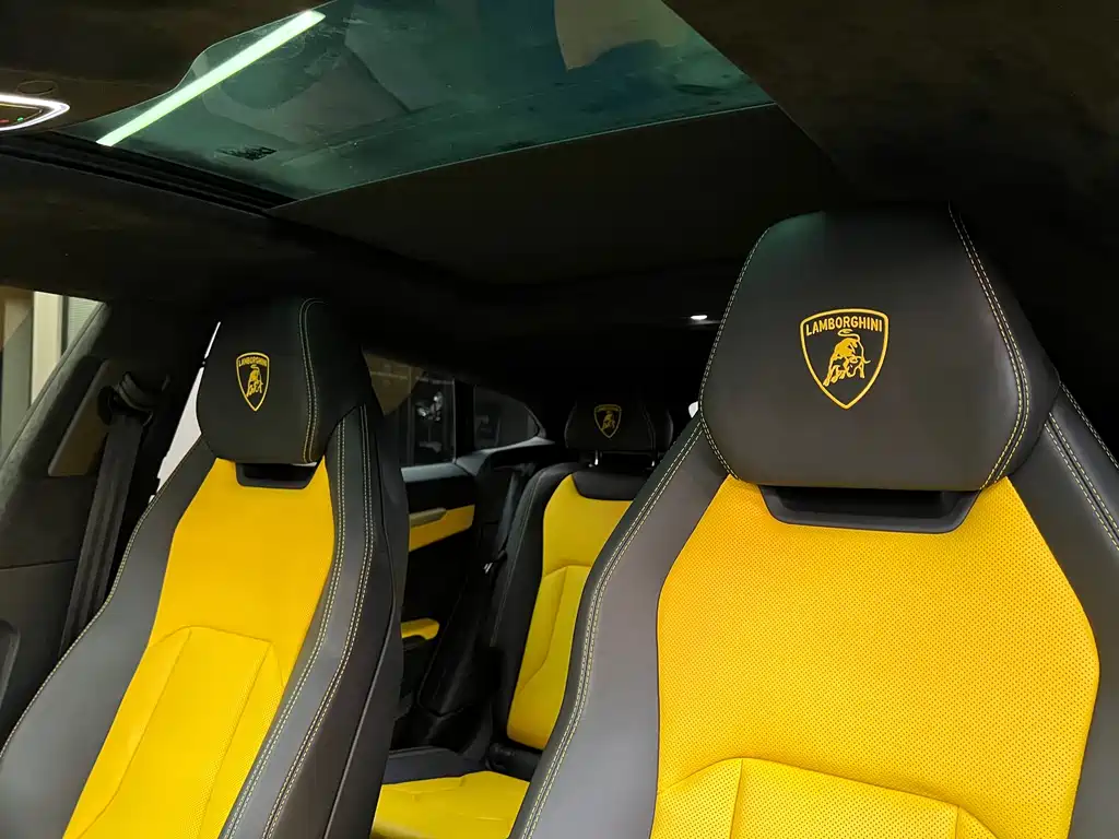 Lamborghini Urus 2023 — фото 16